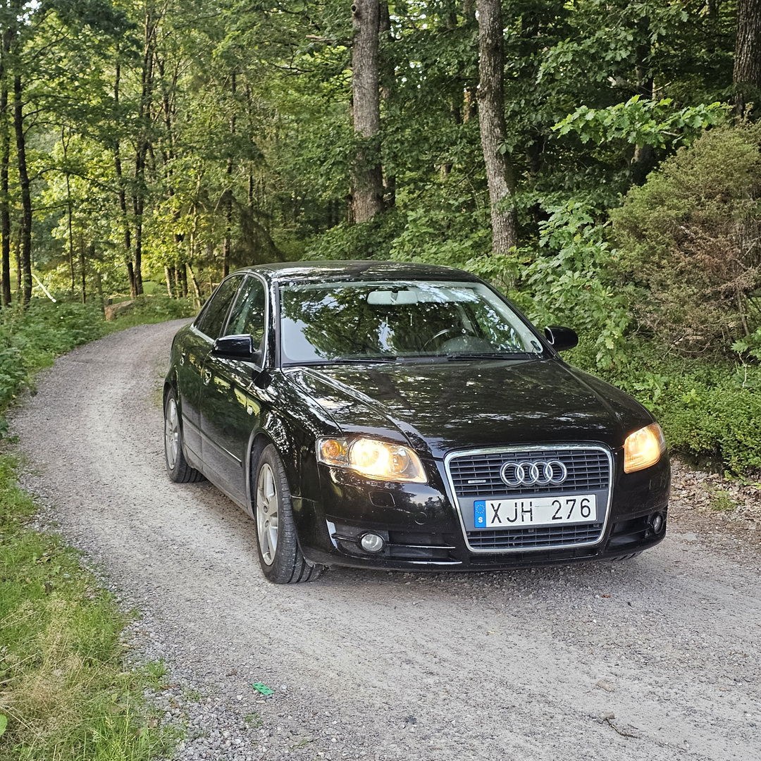 Audi A4 Quattro Sedan A-Traktor
